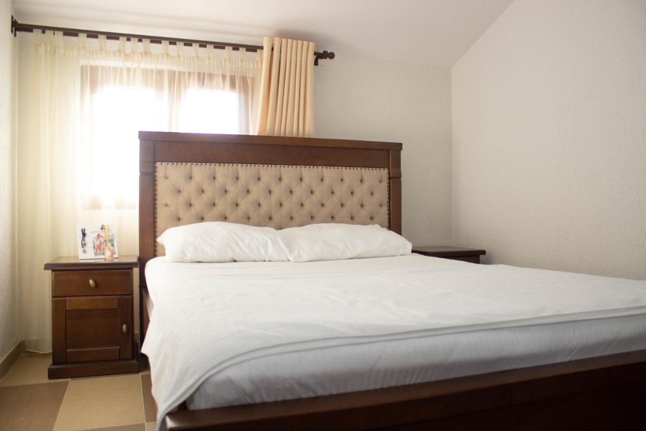 Live By The Sea, Bijela Apartment *